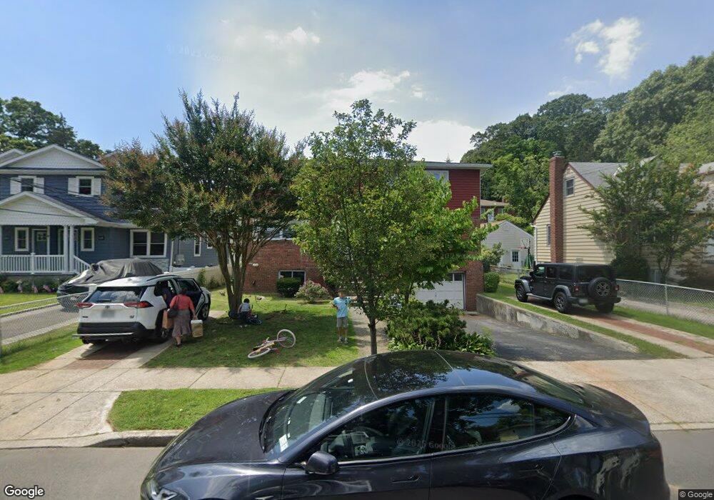 65 Juniper Rd unit 1, Port Washington, NY 11050 - photo 1