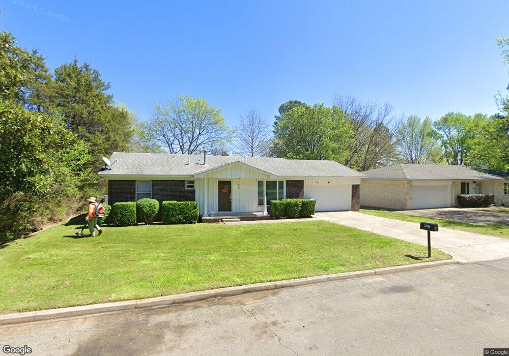 907 Lamer Ave, Tahlequah, OK 74464 - photo 1