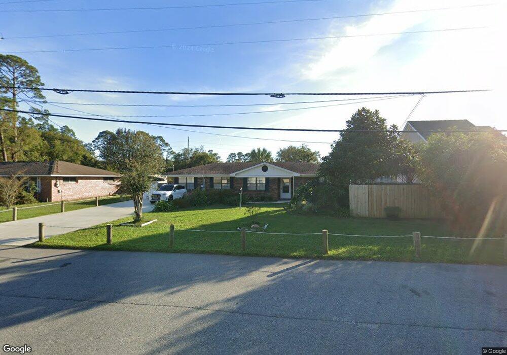 204 Armstrong Ave, Brunswick, GA 31525 - photo 1