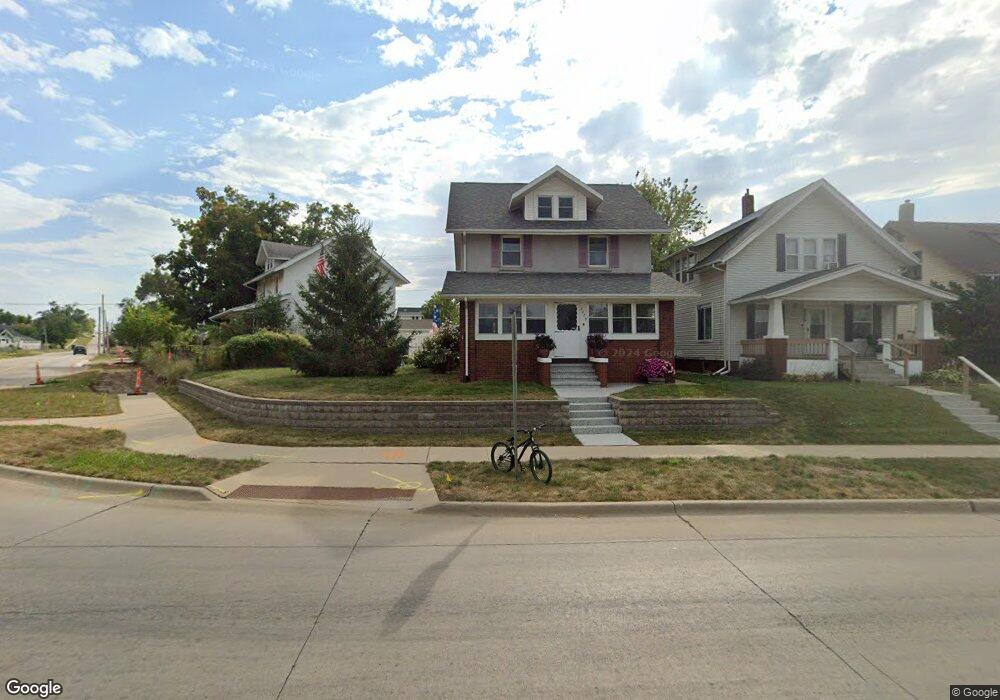 2028 C St SW, Cedar Rapids, IA 52404 - photo 1