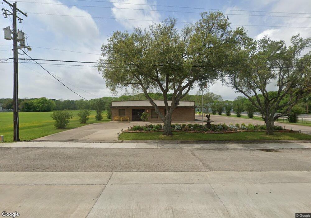 920 Nichols Ave, Bay City, TX 77414 - photo 1