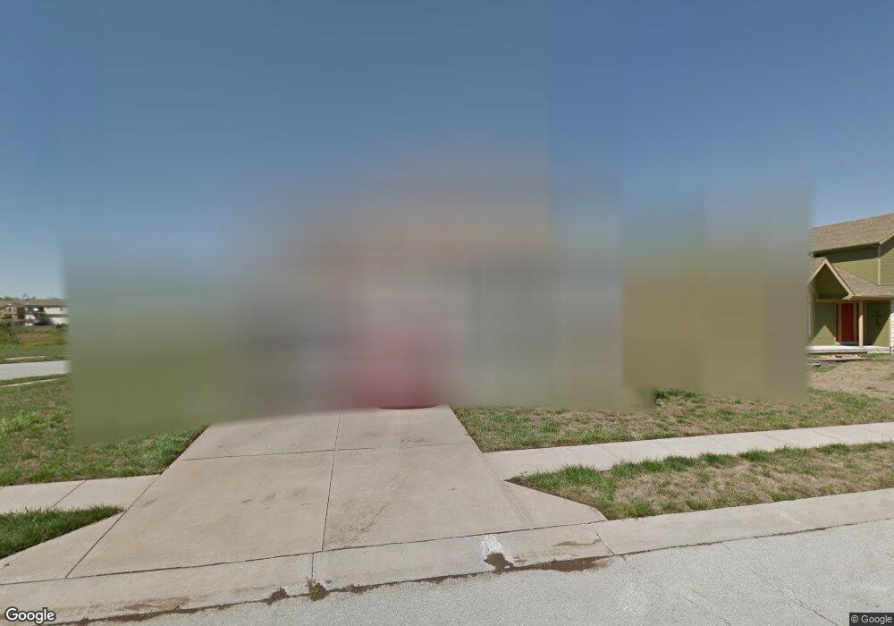 602 Ripley Ct, Raymore, MO 64083 - photo 1