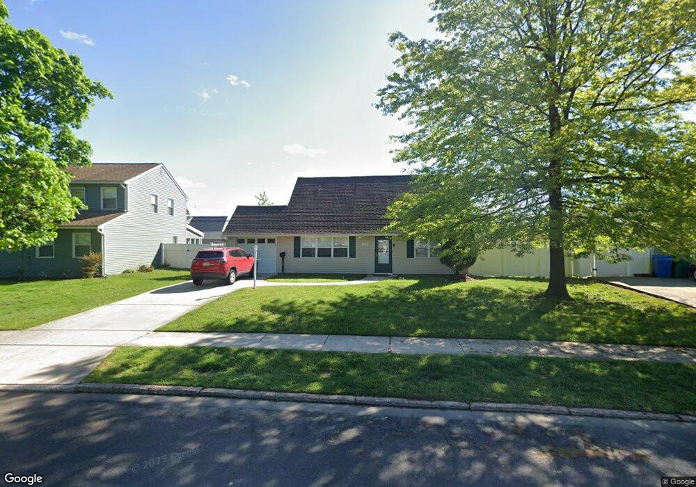 116 Junewood Dr, Levittown, PA 19055 - photo 1