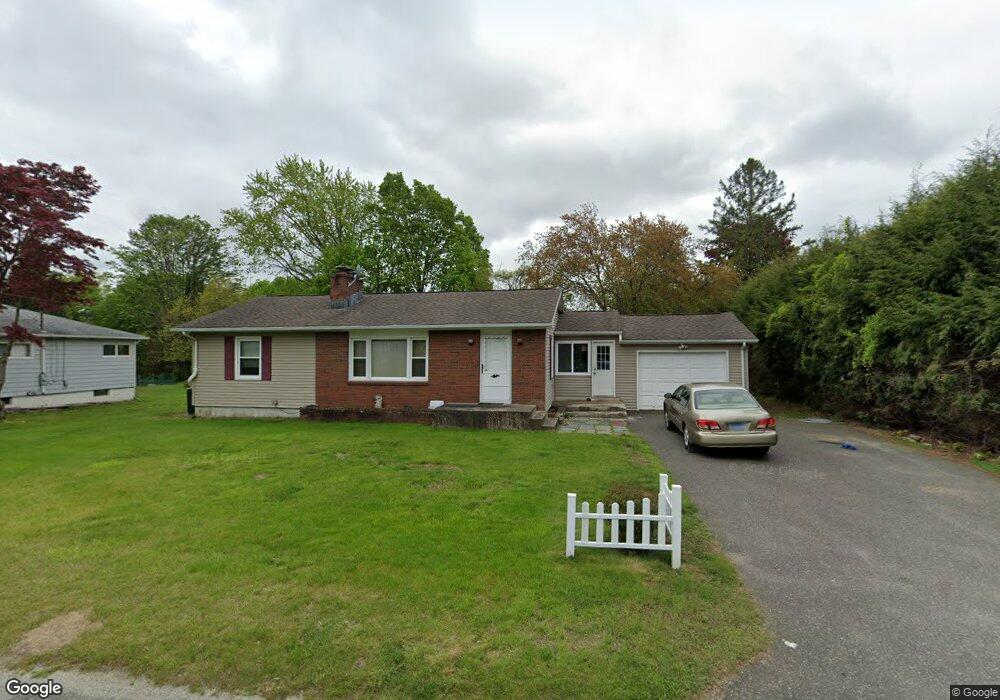 30 Meadow Lake Dr, Waterbury, CT 06704 - photo 1