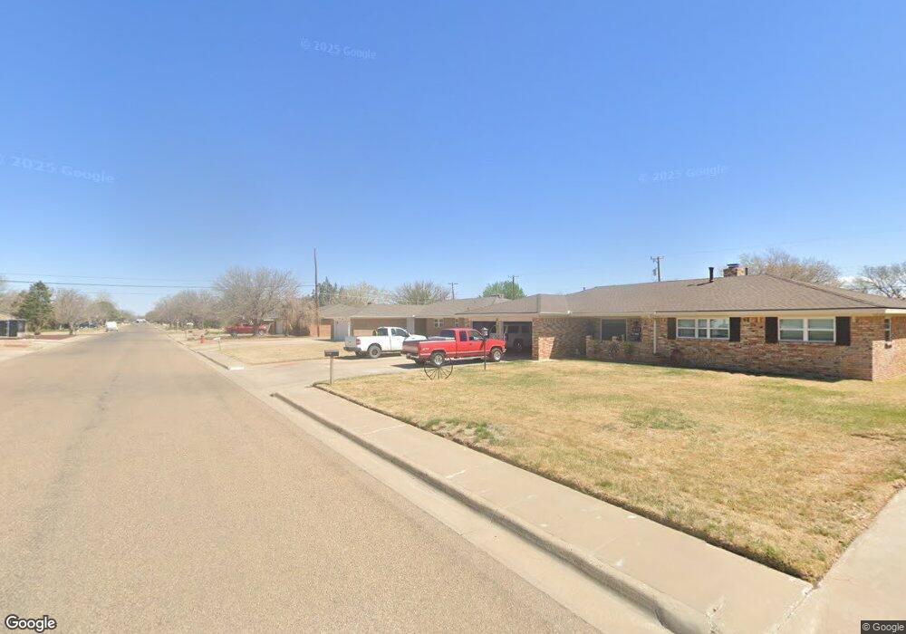 901 Phillips Dr, Dumas, TX 79029 - photo 1