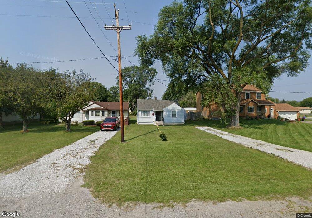 611 S Outer Dr, Saginaw, MI 48601 - photo 1