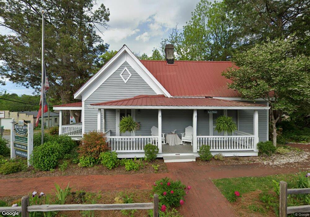 458 Jefferson St, Clarkesville, GA 30523 - photo 1