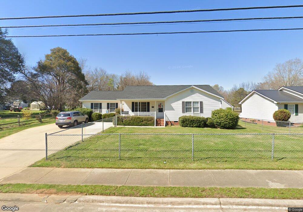 323 M l King jr Blvd, Siler City, NC 27344 - photo 1