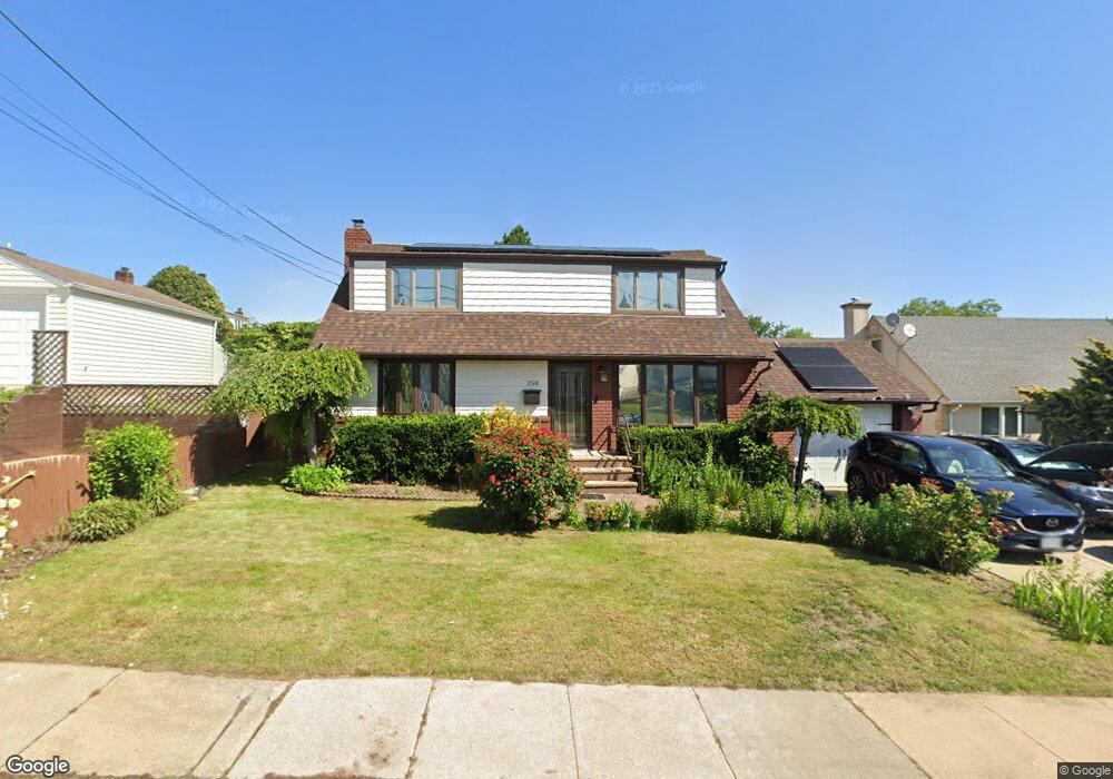 258 Dow Ave, Mineola, NY 11501 - photo 1