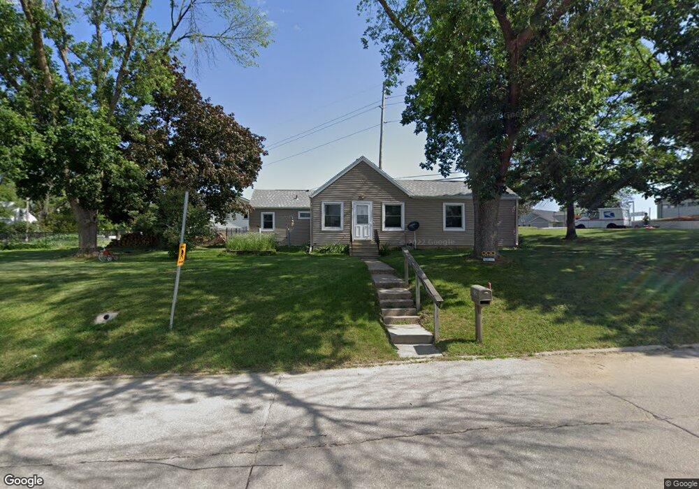 708 Wilson Avenue Dr SW, Cedar Rapids, IA 52404 - photo 1