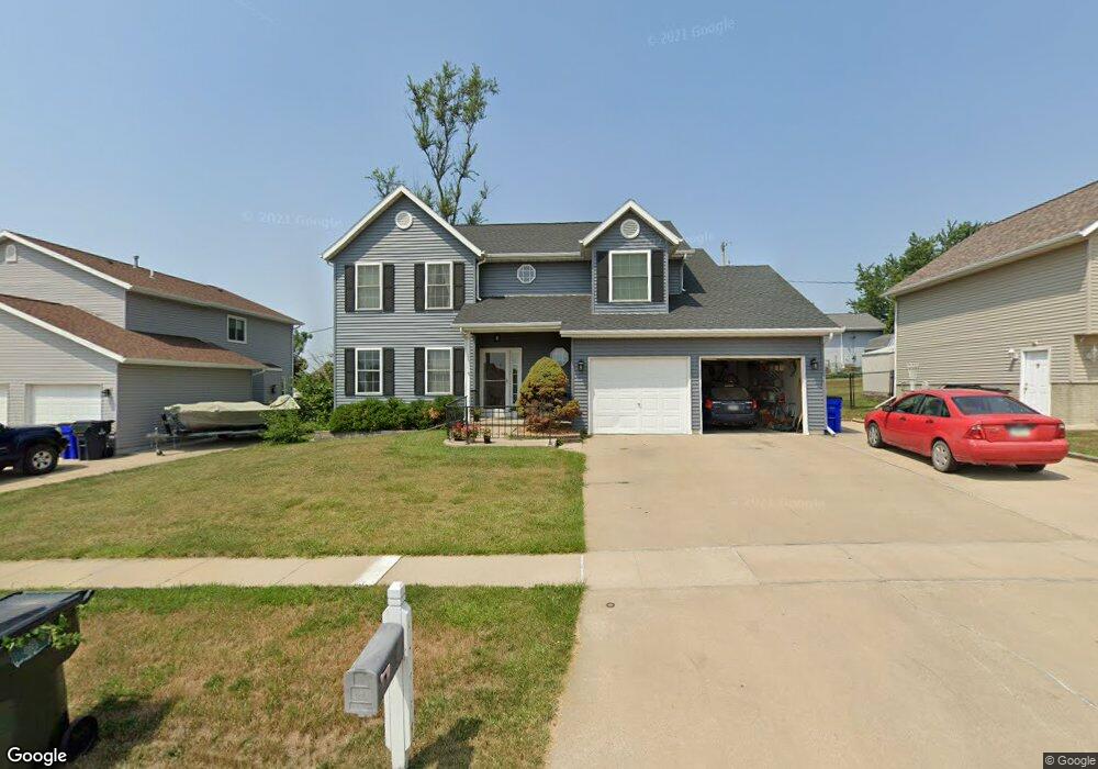 1808 Hamer Dr NW, Cedar Rapids, IA 52405 - photo 1