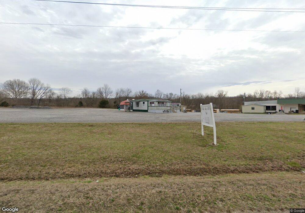 837 Squirrel Hollow Dr, Linden, TN 37096 - photo 1