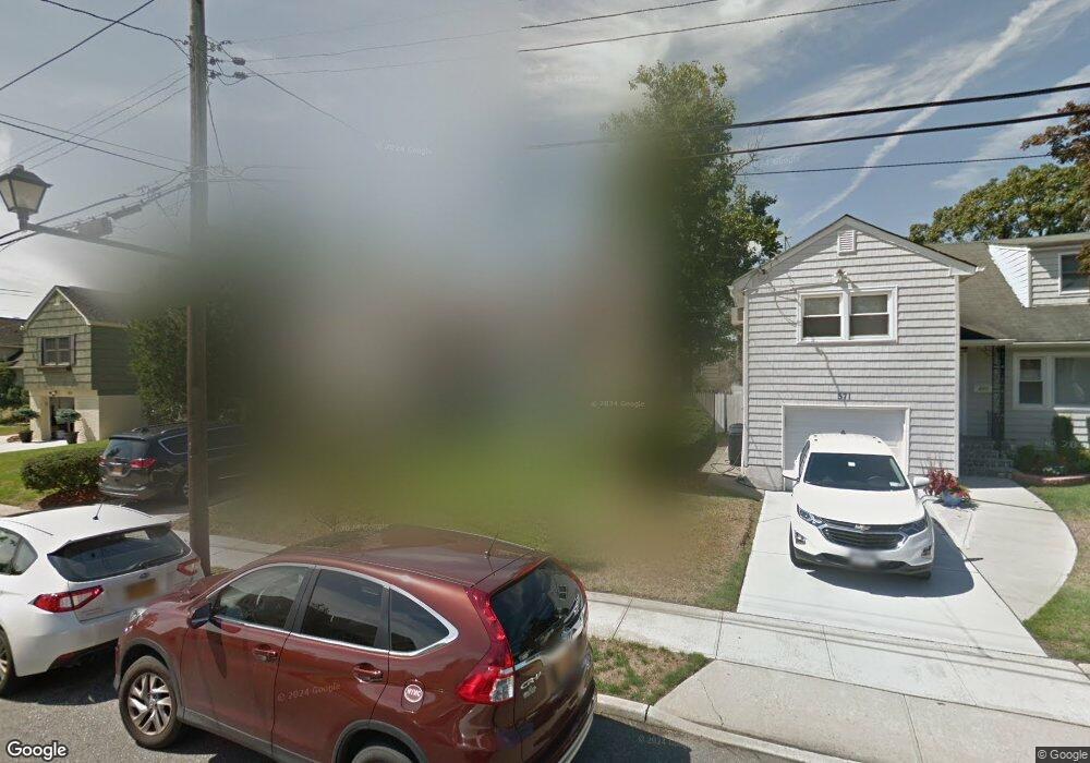 567 Albemarle Place, Cedarhurst, NY 11516 - photo 1