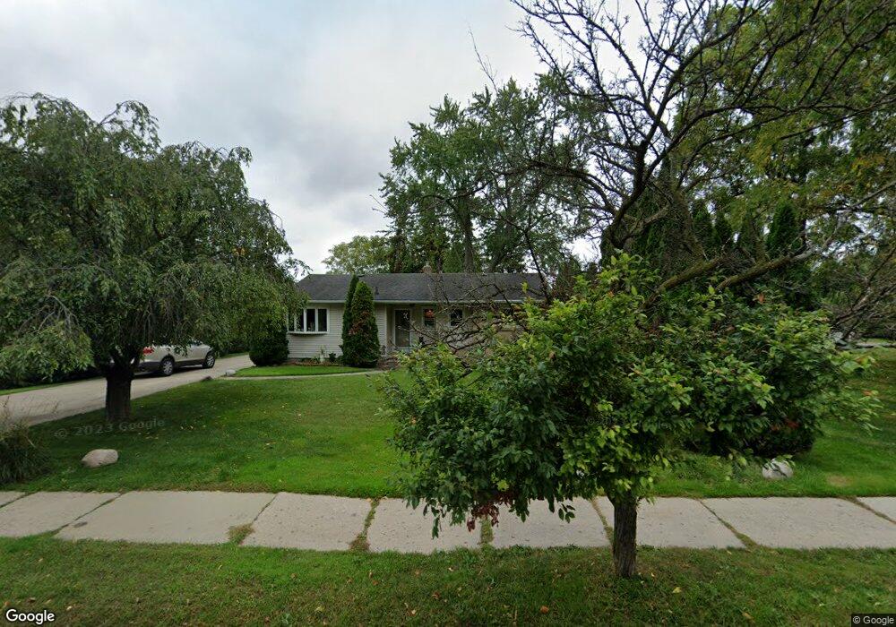 3201 W Mount Hope Ave, Lansing, MI 48911 - photo 1