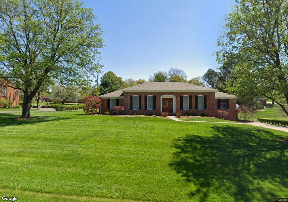 724 Winterhaven Ln, Frankfort, KY 40601 - photo 1