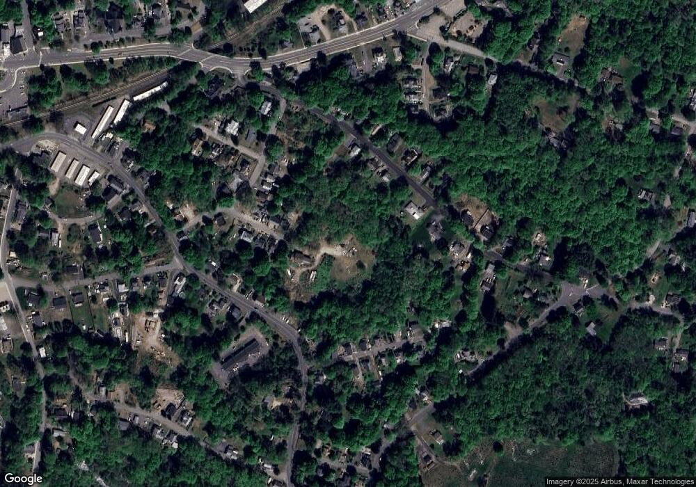 56 Carpenter St, Warren, MA 01083 - photo 1