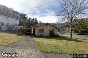 49 Vermillion Ave, Whitesburg, KY 41858