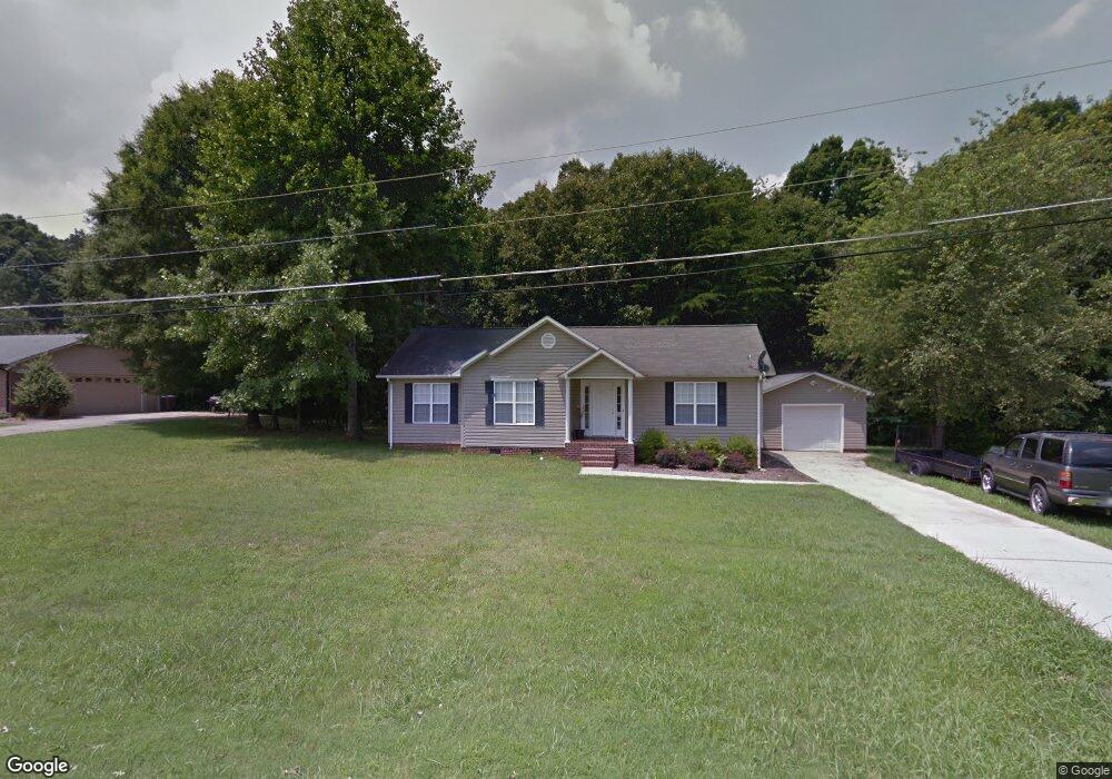 221 Camelot Dr, Statesville, NC 28625 - photo 1