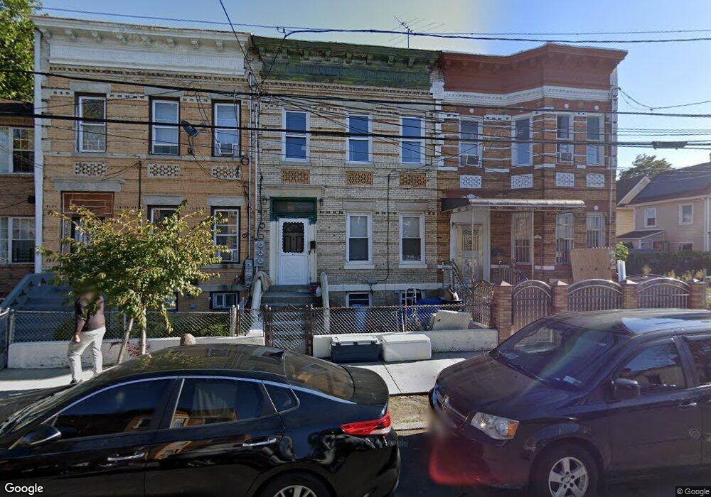 10457 164th St, Jamaica, NY 11433 - photo 1