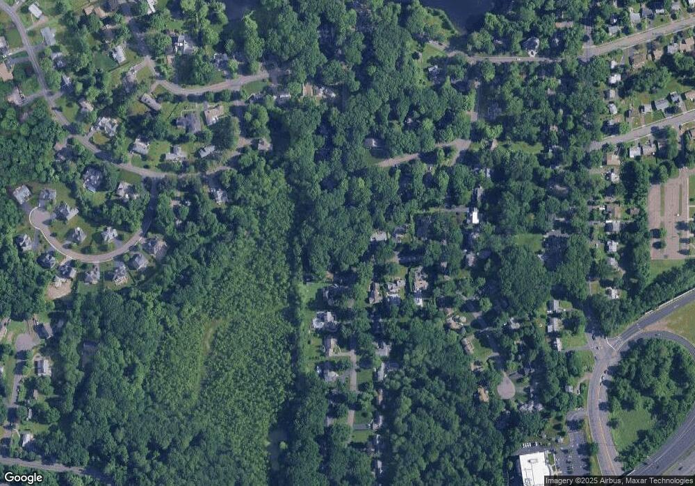 14 Oak Ridge Ln, West Hartford, CT 06107 - photo 1