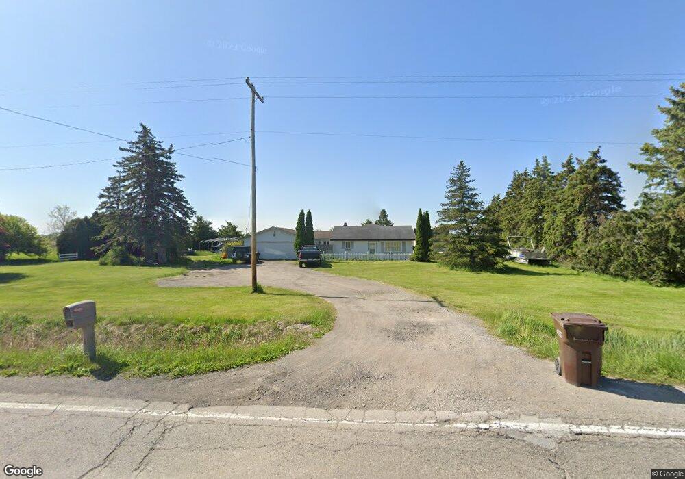 724 E Beaver Rd, Kawkawlin, MI 48631 - photo 1