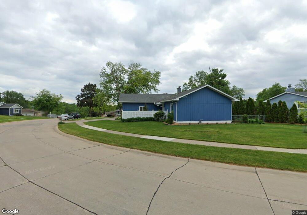 1727 Morris Ave NW, Cedar Rapids, IA 52405 - photo 1