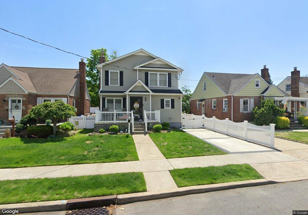 1049 Carukin St, Franklin Square, NY 11010 - photo 1