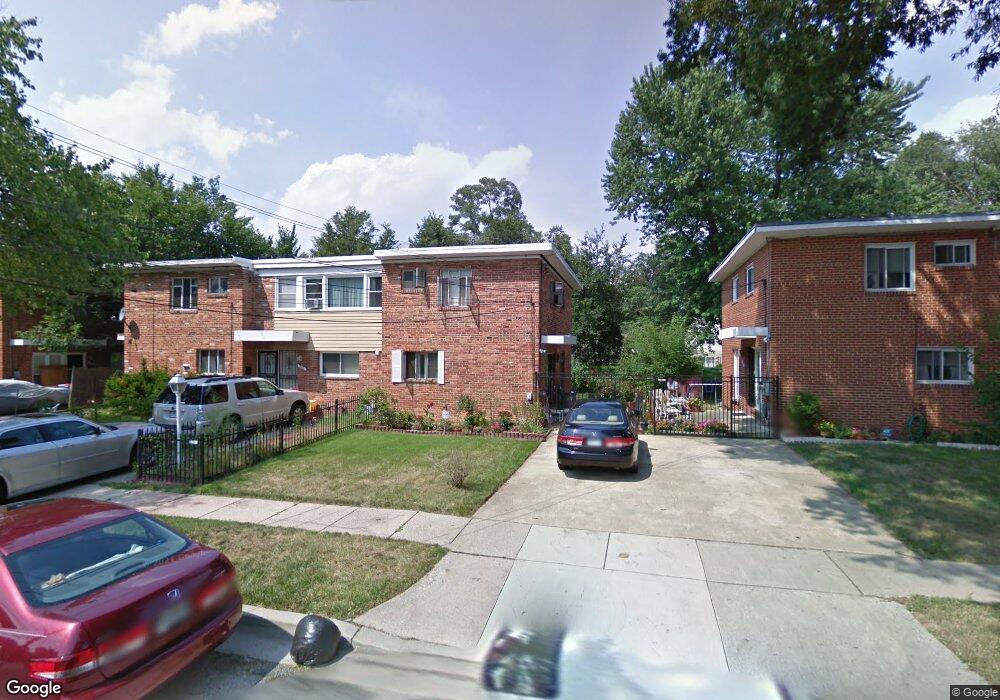 910 E Meadows Ct, Oxon Hill, MD 20745 - photo 1