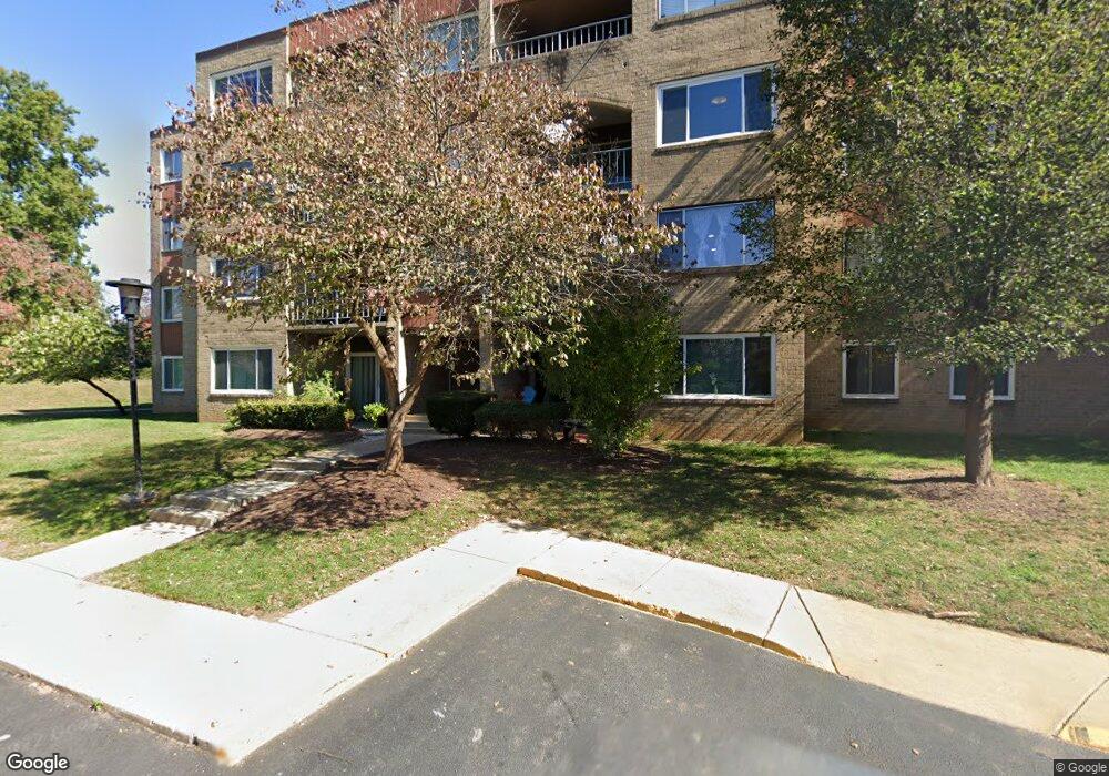 452 Girard St unit 102, Gaithersburg, MD 20877 - photo 1