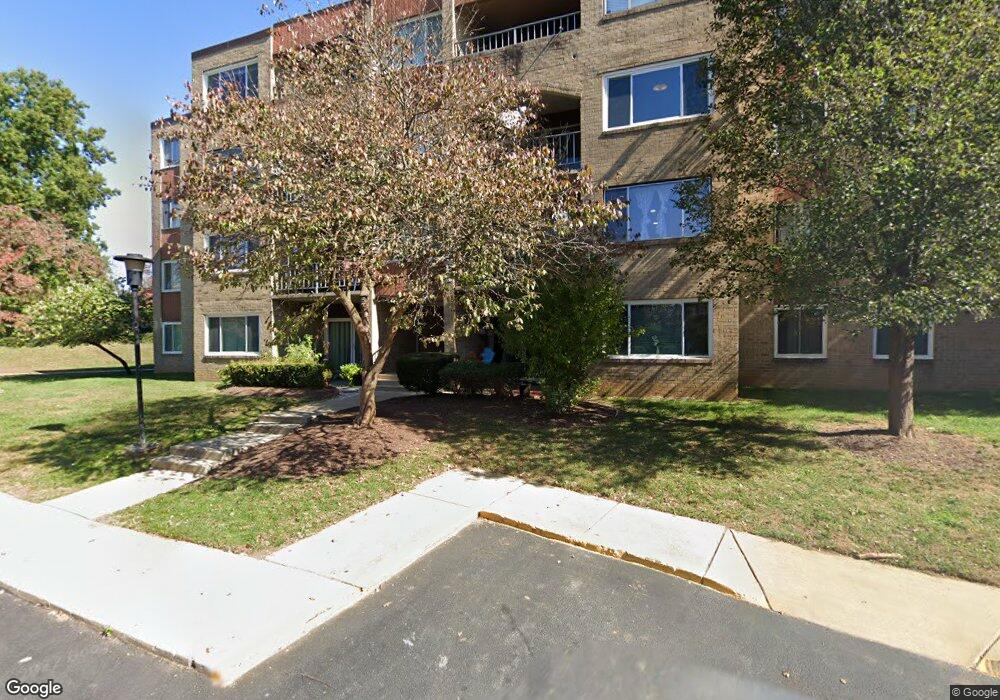 452 Girard St unit 301, Gaithersburg, MD 20877 - photo 1