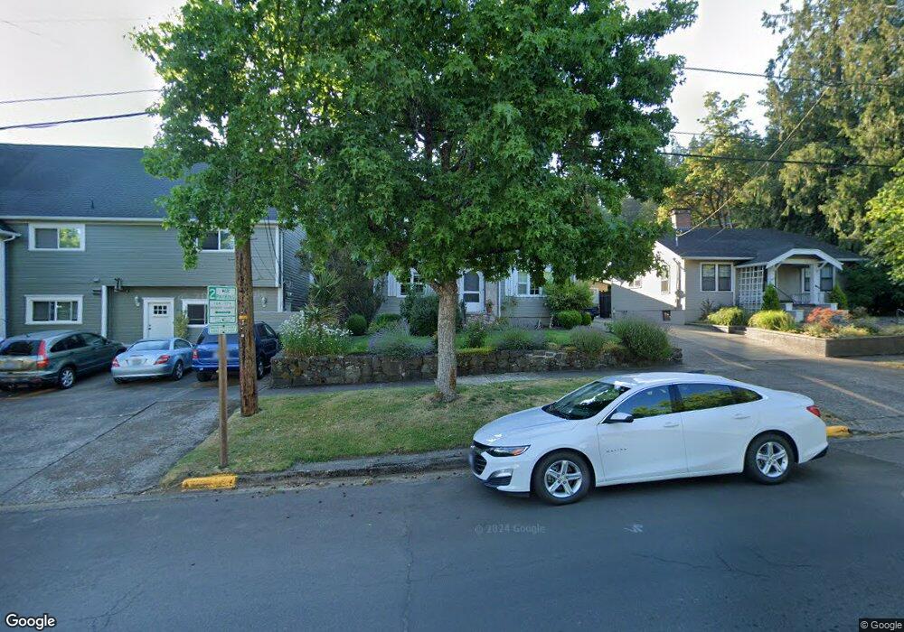 1737 Walnut St, Eugene, OR 97403 - photo 1