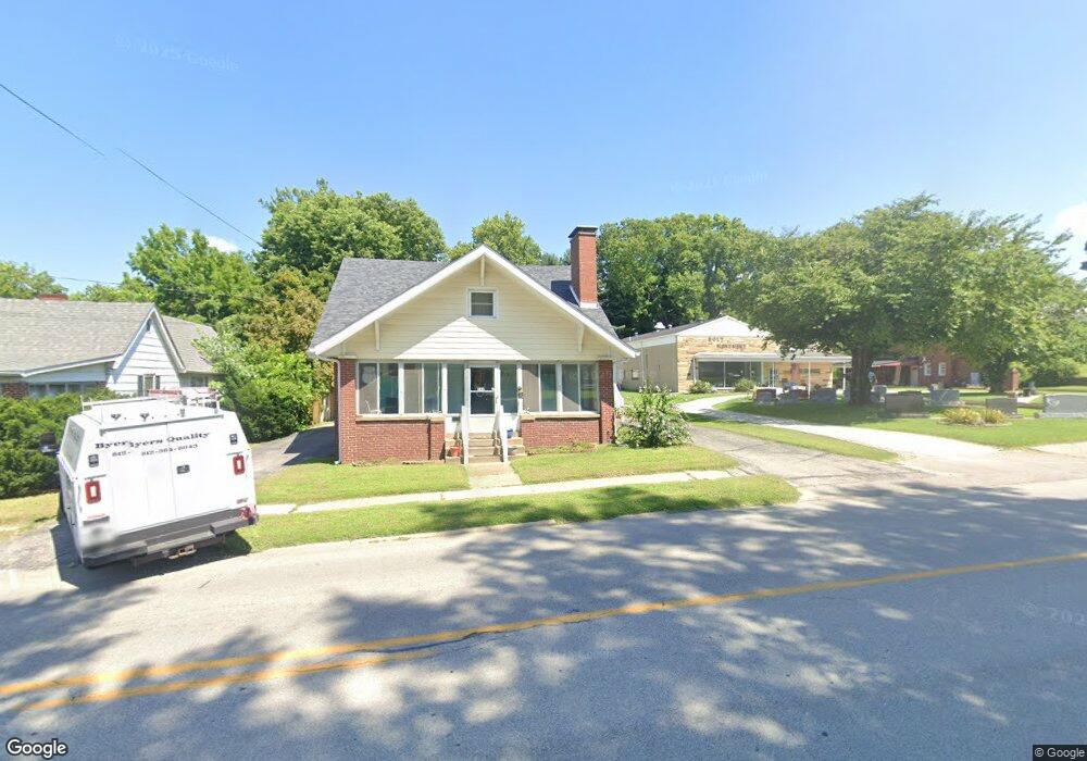 240 W Main St, Bloomfield, IN 47424 - photo 1