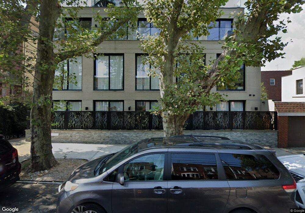 19-14 21st Rd unit PHC, Queens, NY 11105 - photo 1