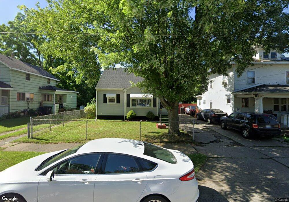 242 E Belvidere Ave, Flint, MI 48503 - photo 1