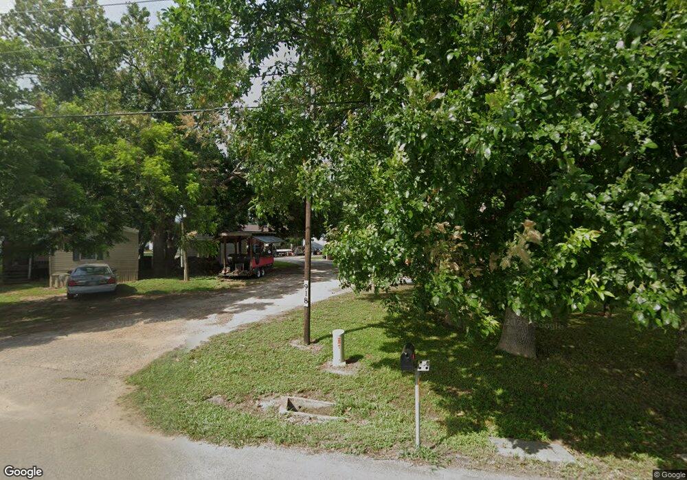 918 N Brooks St, Brazoria, TX 77422 - photo 1