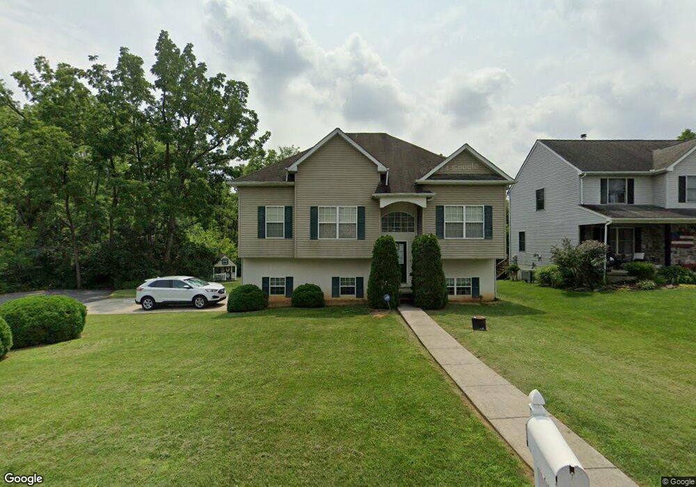 958 E Montgomery St, Allentown, PA 18103 - photo 1