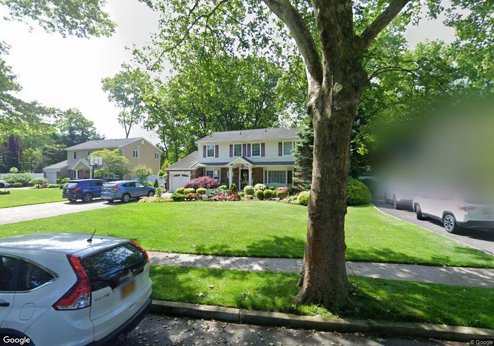 12 Arjay Ln, ComMacK, NY 11725 - photo 1