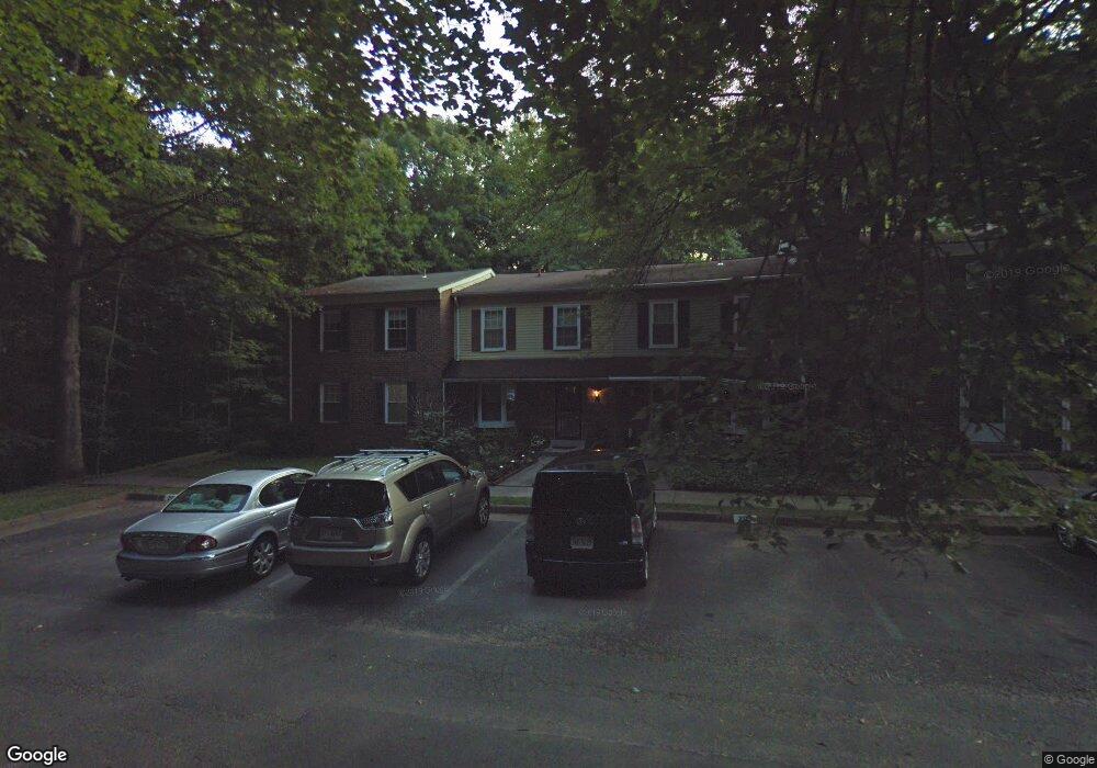 6402 Old Scotts Ct, Springfield, VA 22152 - photo 1