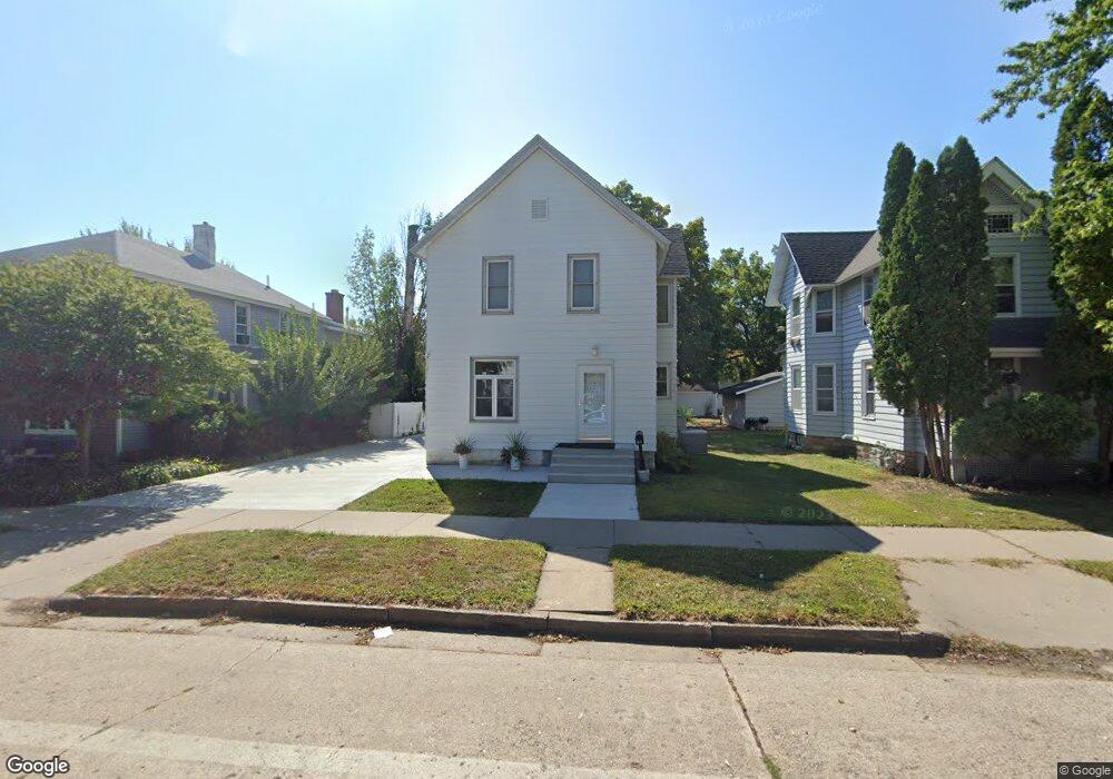 1061 W Wabasha St, Winona, MN 55987 - photo 1