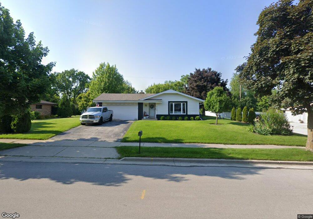 2150 Rambling Rose Rd, Waukesha, WI 53186 - photo 1