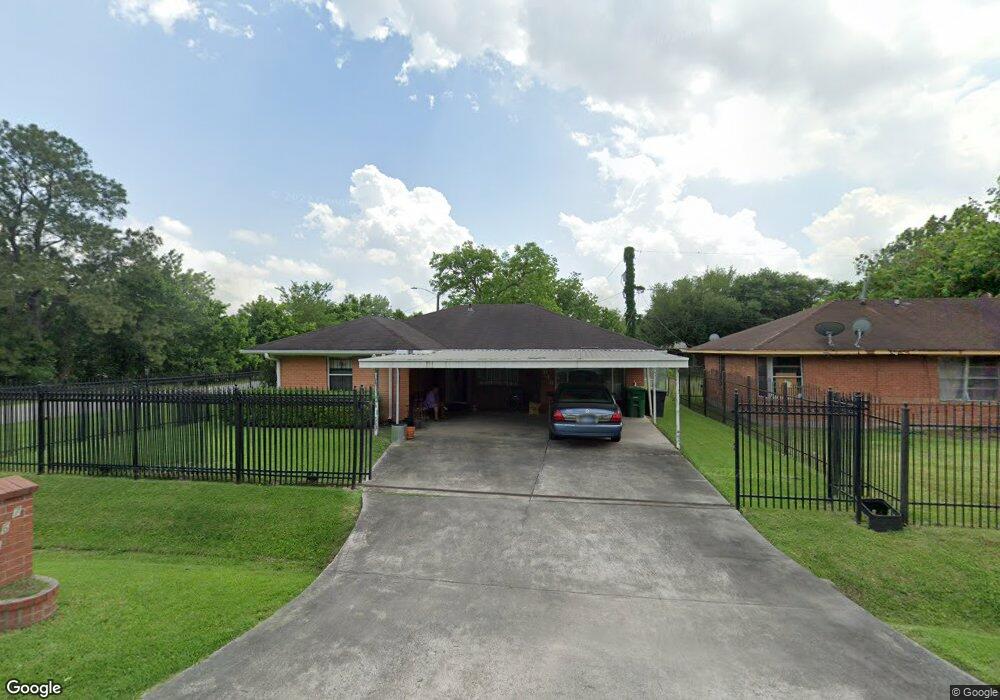 7646 Bywood St, Houston, TX 77028 - photo 1
