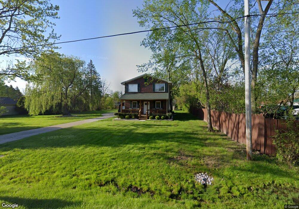 1054 Linus St, Flint, MI 48507 - photo 1