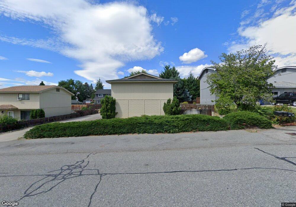 609 11th St NE, East Wenatchee, WA 98802 - photo 1