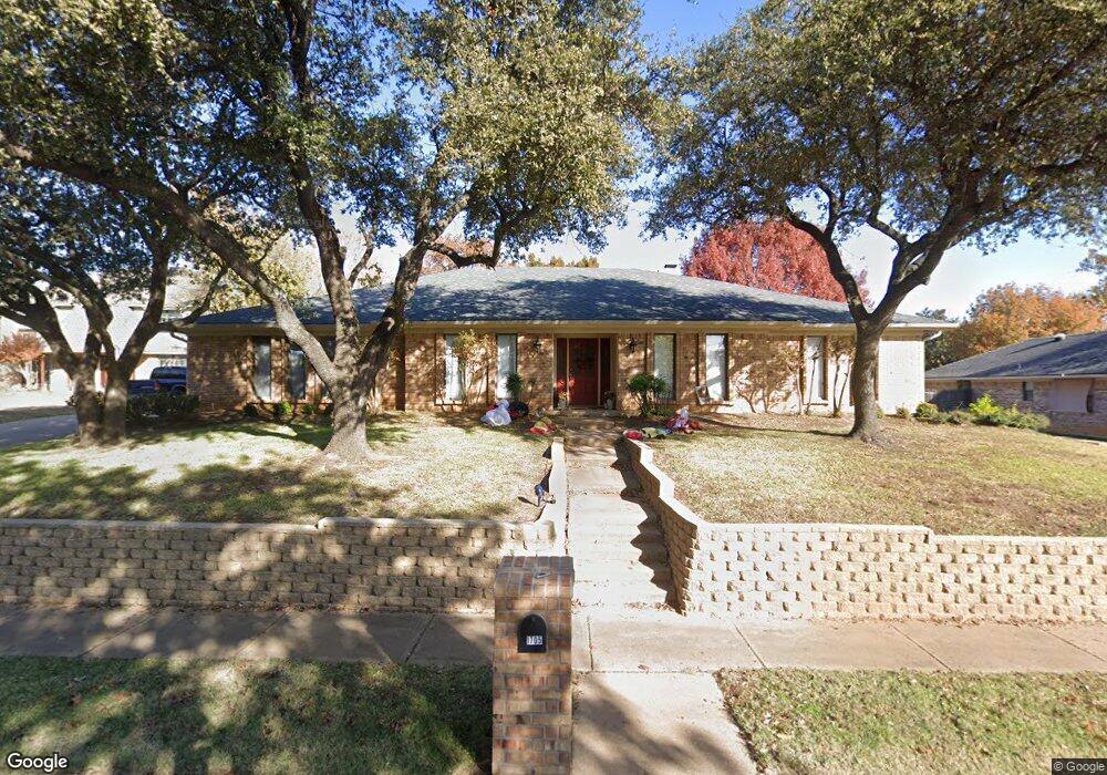 1705 Hampton Ct, Bedford, TX 76021 - photo 1