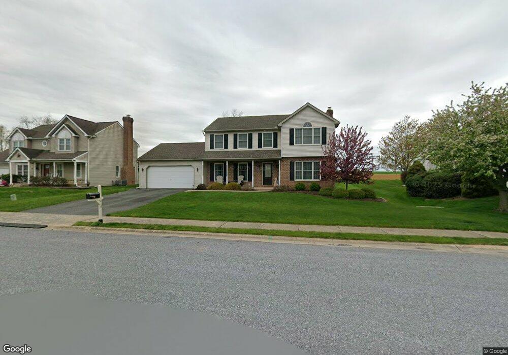 410 Mentzer Ave, New Holland, PA 17557 - photo 1