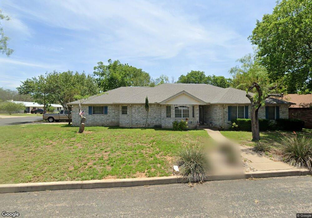 813 N Bowie St, Fredericksburg, TX 78624 - photo 1