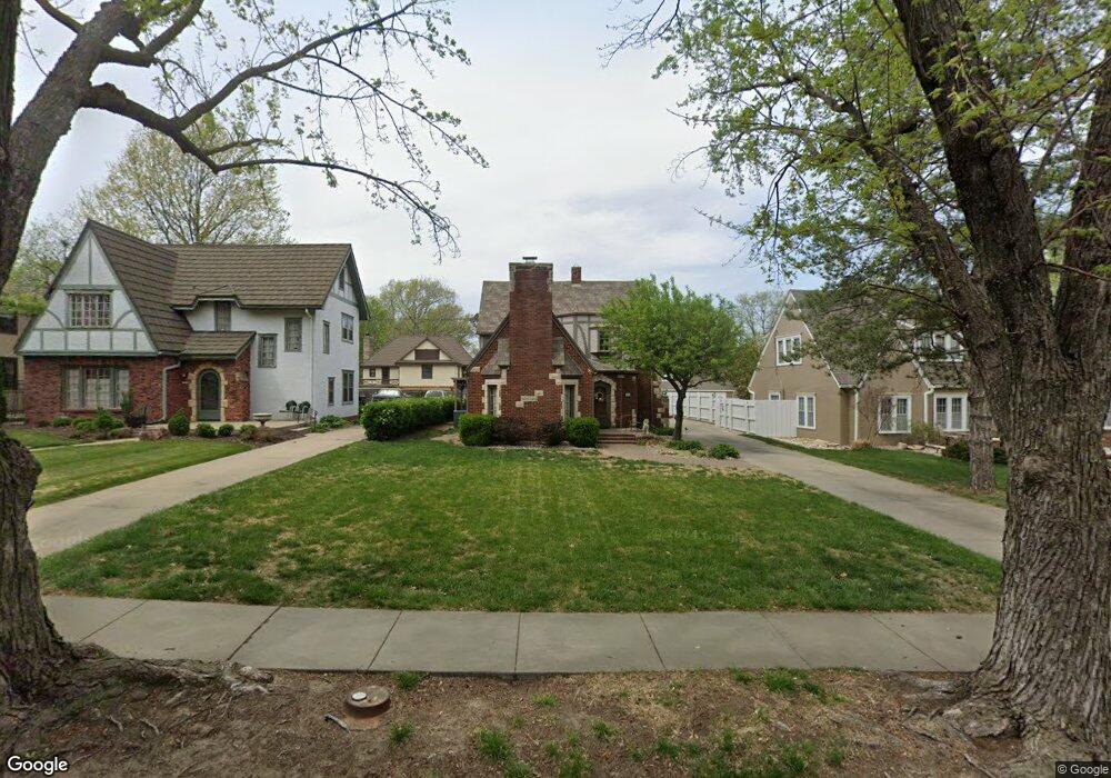 1313 SW Pembroke Ln, Topeka, KS 66604 - photo 1