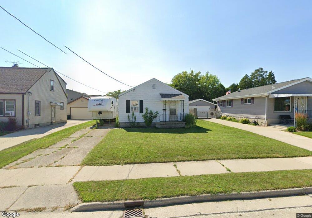 1238 S 32nd St, Manitowoc, WI 54220 - photo 1