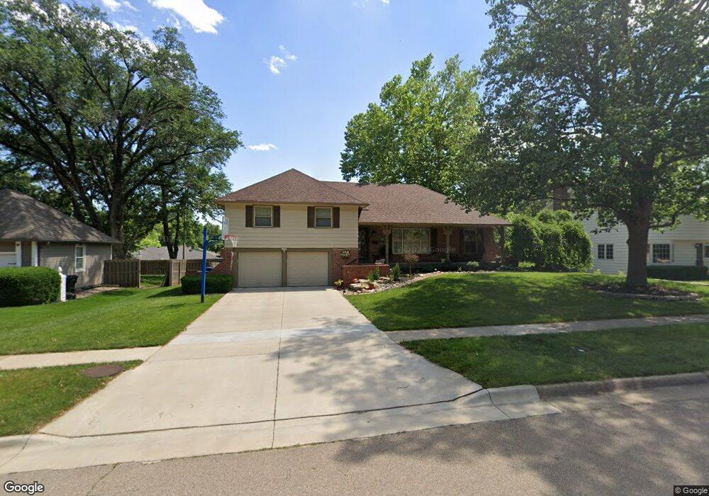 1921 SW 32nd Terrace, Topeka, KS 66611 - photo 1