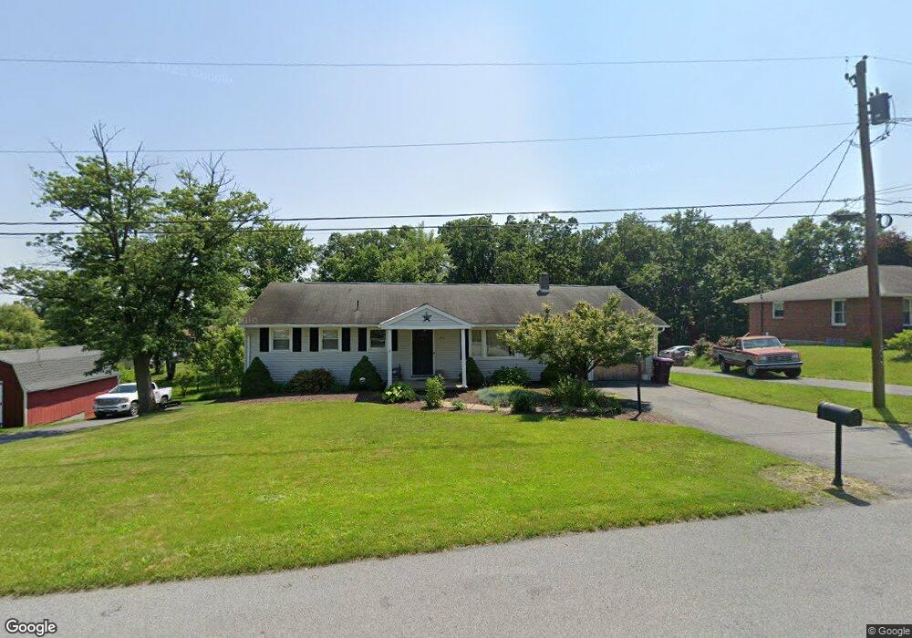 674 Hamilton Ave, Chambersburg, PA 17202 - photo 1